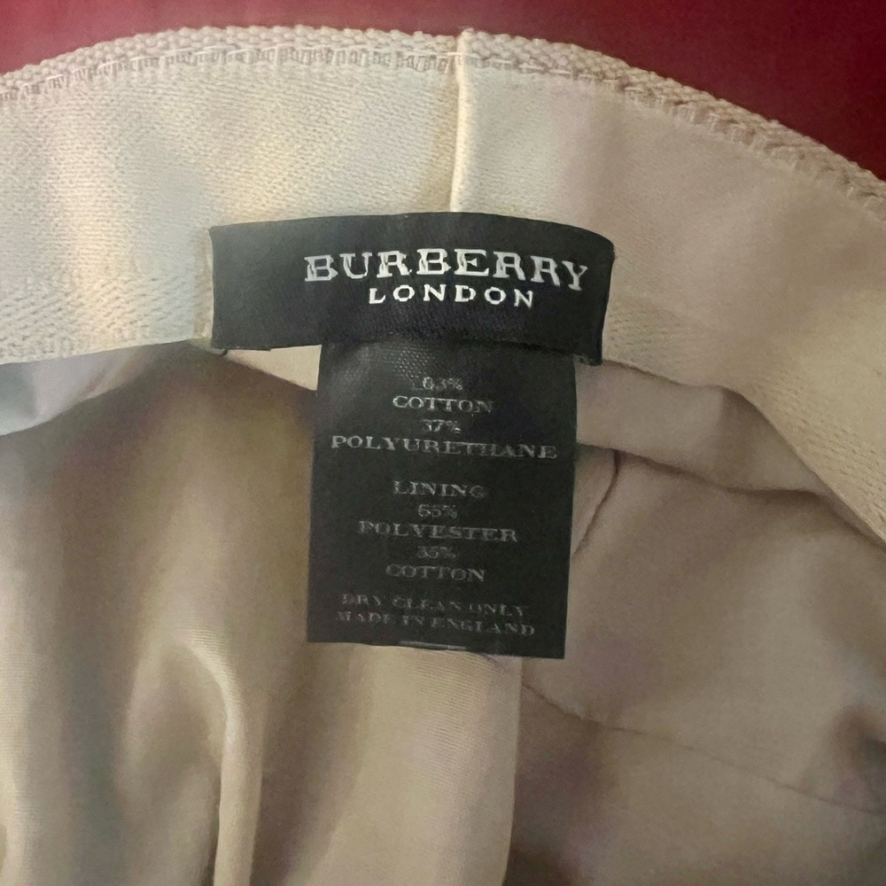 Burberry burgundy bucket hat - Picture 10 of 11